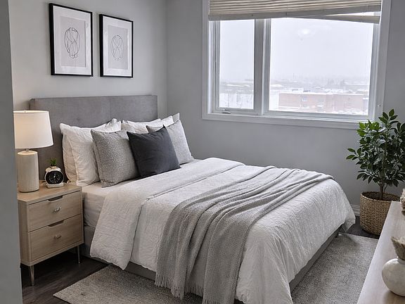 2nd image of 295 Cundles Rd E #606