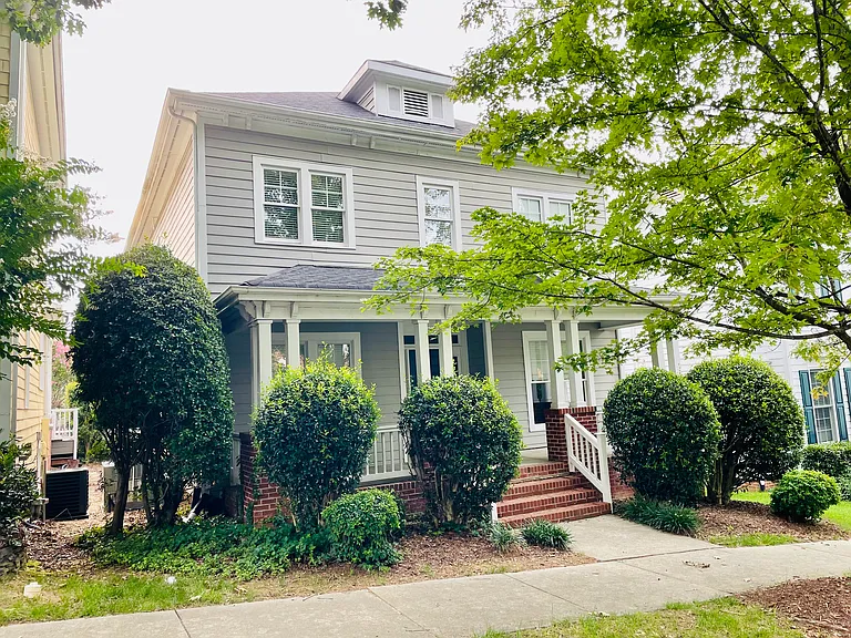 112 Westside Dr — Photo 1