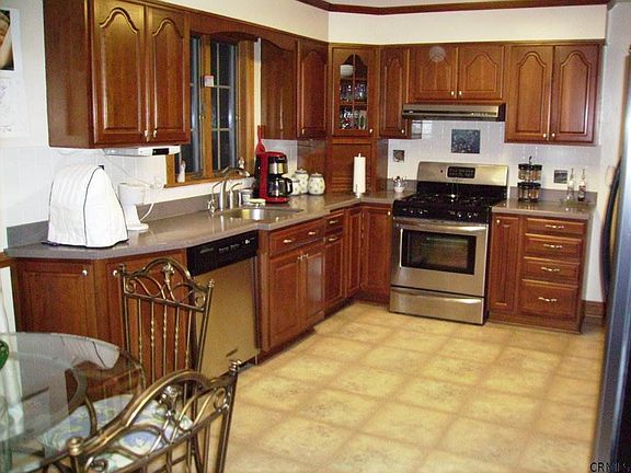 5th image of 123 Wood Dale Dr