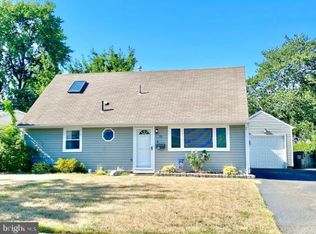 19 W Warren St, Iselin, NJ