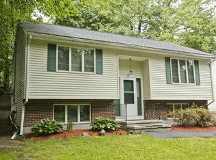 58 Larchmont St, Springfield, MA 01109