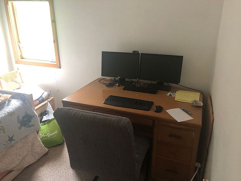 Upstairs bed 2/office