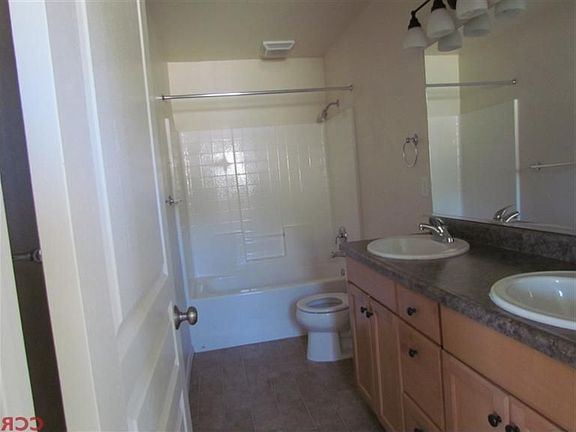 2nd Floor Bathroom
