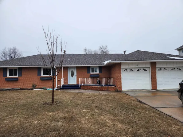 10 Cherokee Ln, Hutchinson, KS 67502