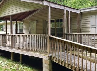 118 Left Fork Bloss Branch Rd, Lavalette, WV 25535