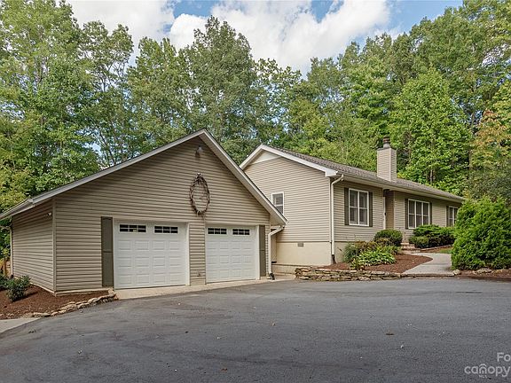 2nd image of 228 S Country Ln