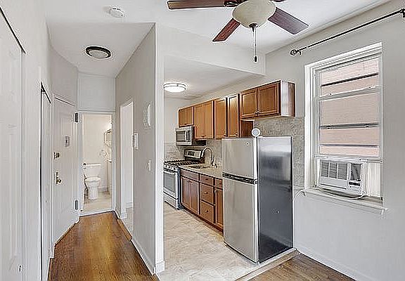 4th image of 1912 3rd Ave #1DD