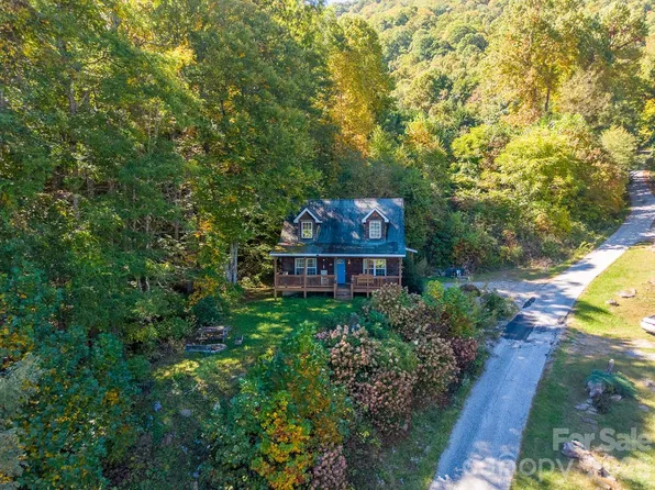 185 Paseos Dr, Cullowhee, NC 28723