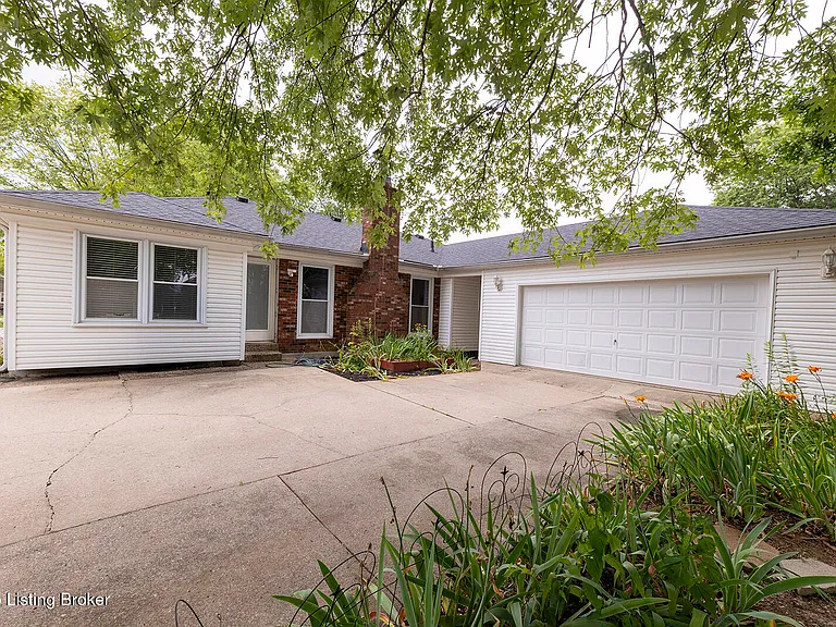 2901 Creekside Dr — Photo 28