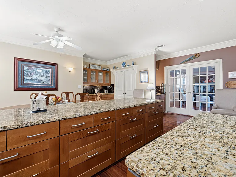 2720 Oates Dr — Photo 19