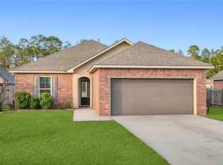 325 Debouchel Pl, Mandeville, LA 70471
