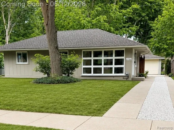 27700 Lexington Pkwy, Southfield, MI 48076