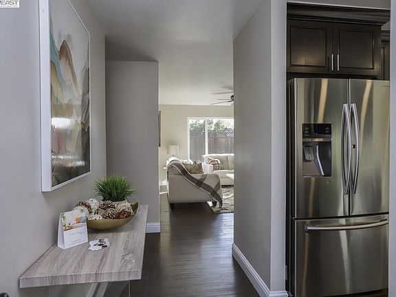 4th image of 5658 Oakmont Cir