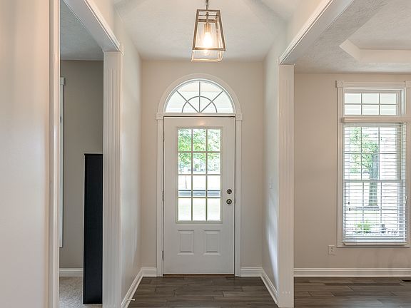 3rd image of 4257 Mona Cir