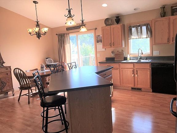 2nd image of 101 Bear Path Dr