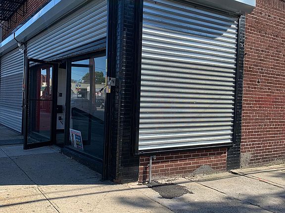 3rd image of 702 Chancellor Ave #D