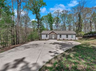117 Horton Rd, Townville, SC 29689