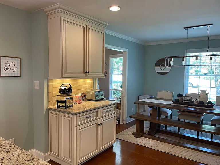 4050 Dresden Dr — Photo 9