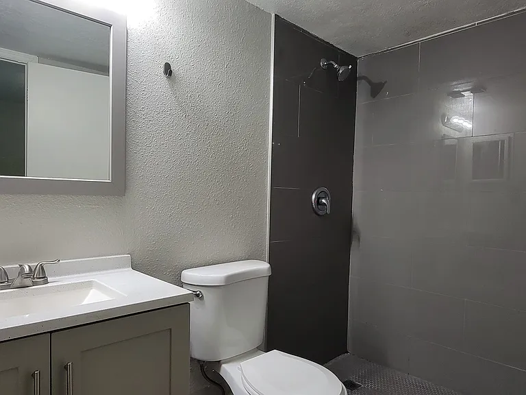 6148 Westgate Dr #103 — Photo 33