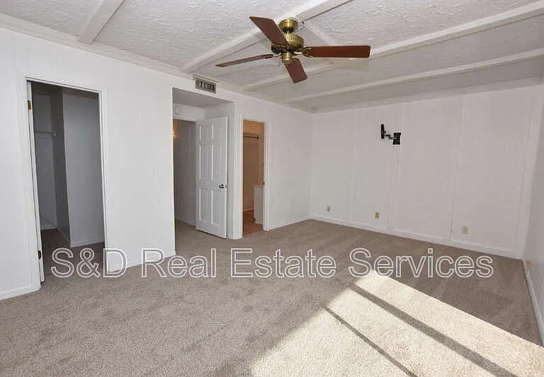 2221 9th St SE — Photo 14