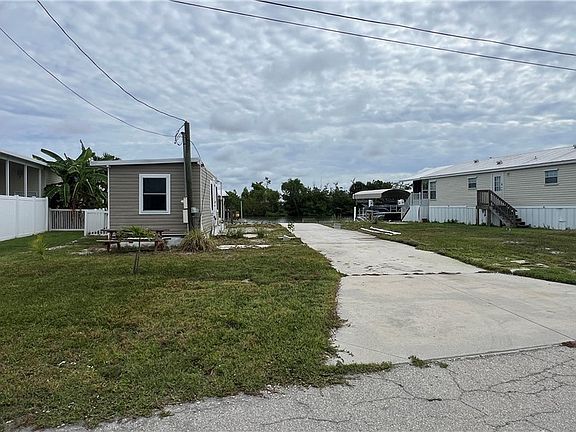 2nd image of 3900 Royal Palm Dr