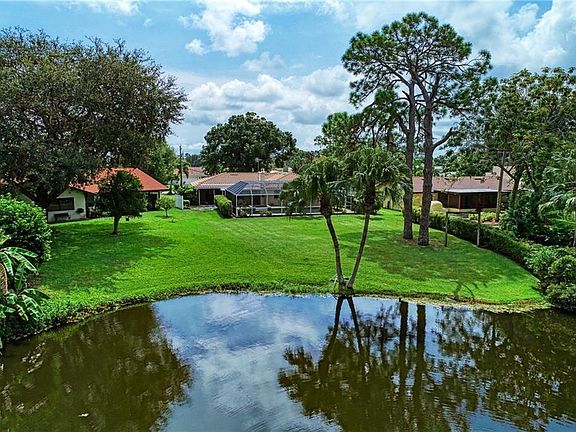 3rd image of 2217 Lakewood Cir