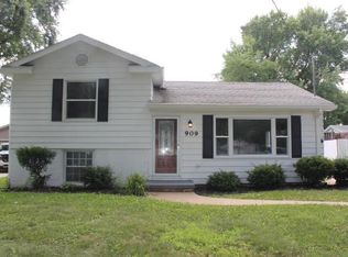 909 E Diehl Ave, Des Moines, IA 50315