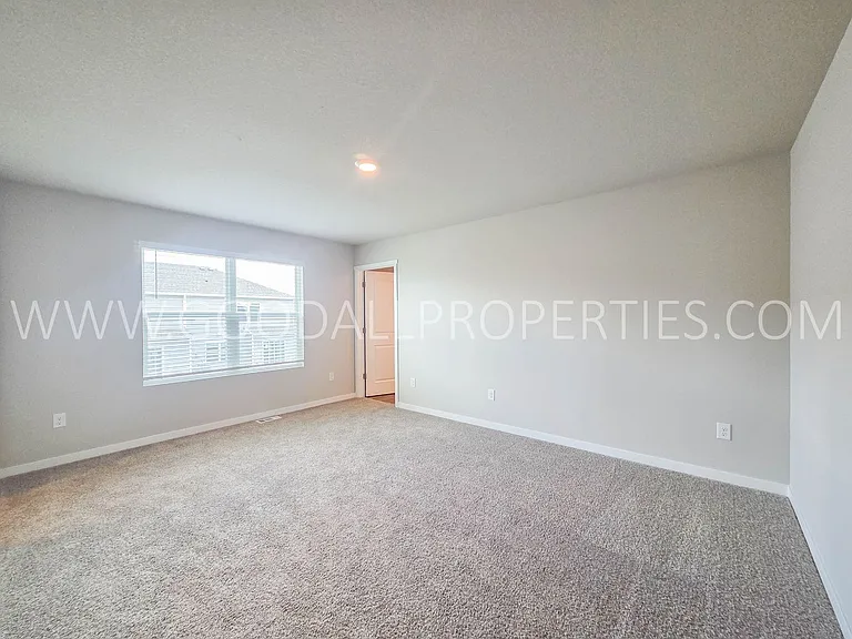 1047 Daisy Ln — Photo 9