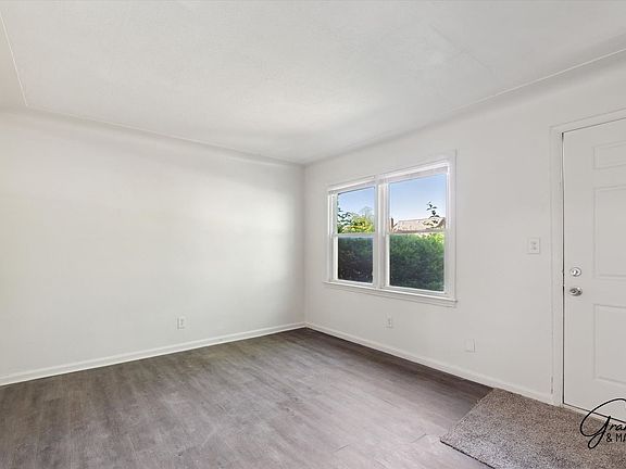 5th image of 9108 Archdale St