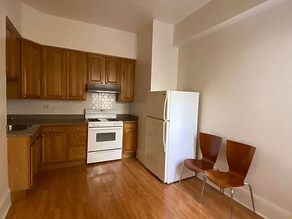 5th image of 1131-1133 Grant Ave #6