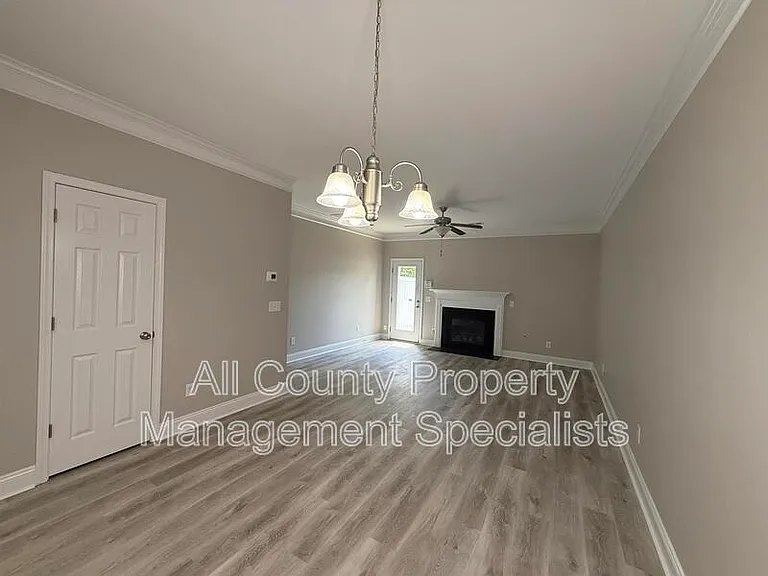 833 Forest Park Rd — Photo 4