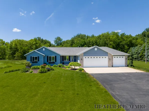 2645 Parnell Ave NE, Lowell, MI 49331