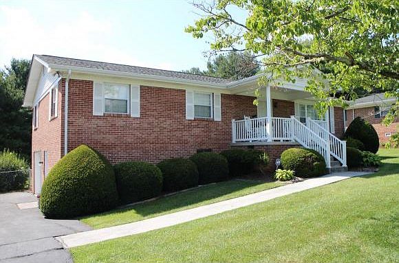 1st image of 109 Brookwood Dr