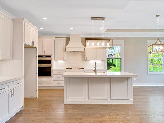4th image of 555 Kashaya Ln