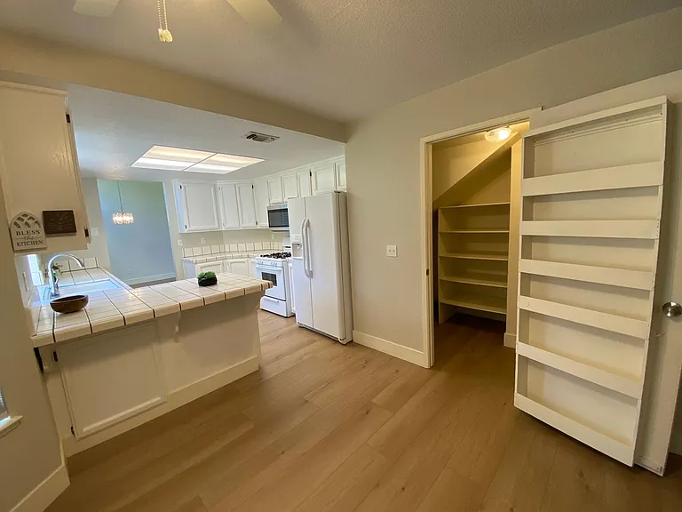 8524 Oak Harbour Ct — Photo 8