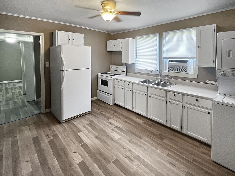 1st image of 434 2nd Ave