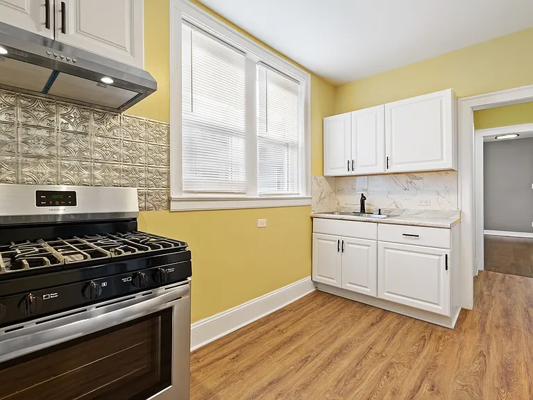 7649 S Yates Blvd #3 — Photo 11