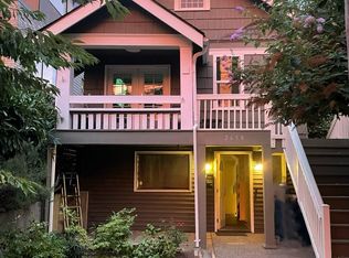 2658 9th Ave W, Seattle, WA 98119