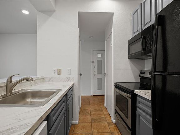5th image of 2217 San Gabriel St #304