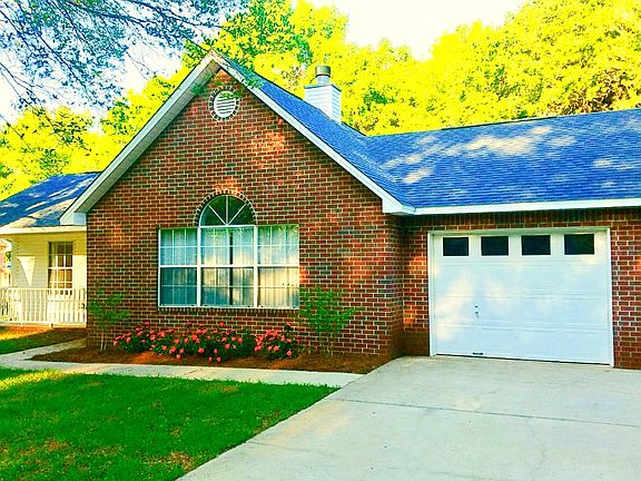 Brand new roof/landscaping