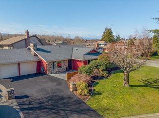 325 McKinnon St, Parksville, BC V9P 1G5