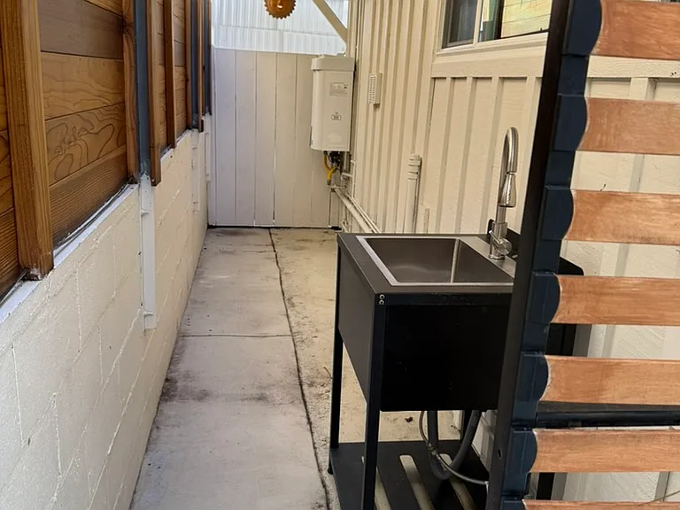 919 Archer St — Photo 8