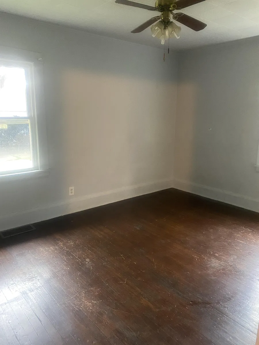 Building Photo - 36 W Avondale Ave