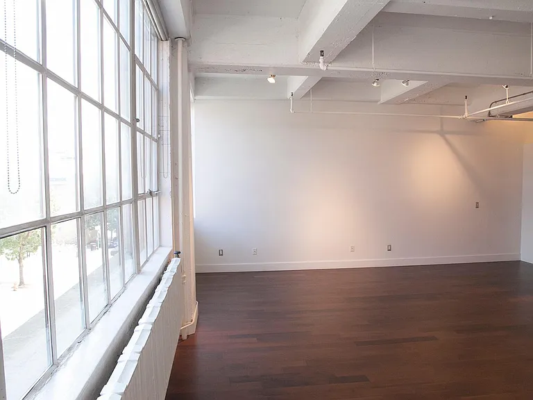 1314 NW Irving St #202 — Photo 13