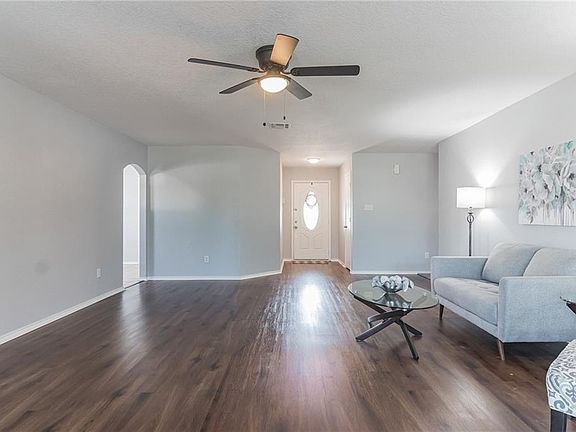 5th image of 5303 Bridle Dr
