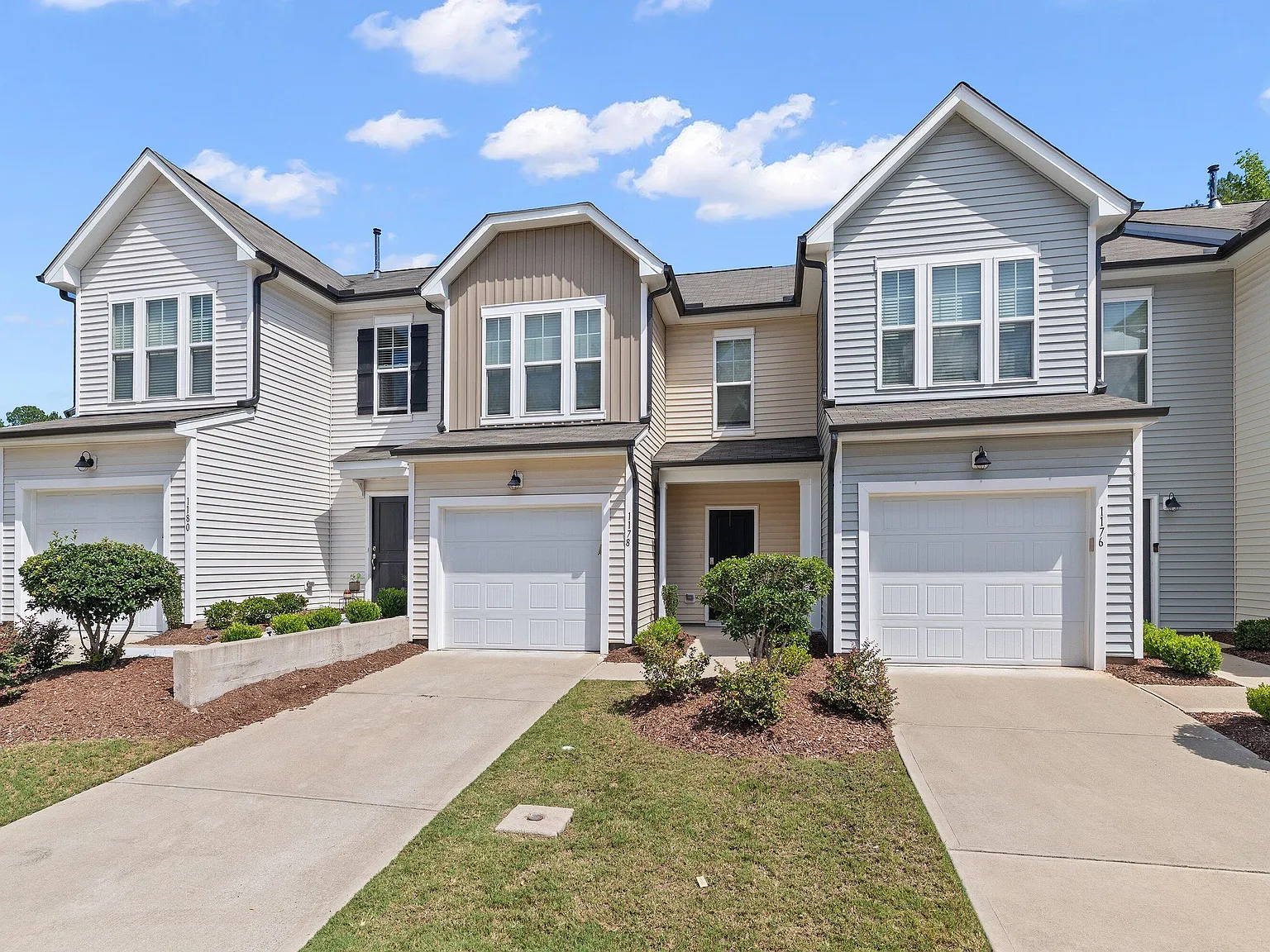 3 bed, 2.5 bath, $2,295 — Photo 3