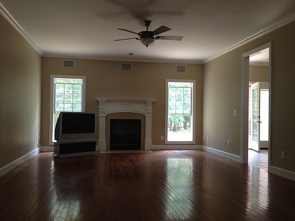 3rd image of 4125 Olivet Dr