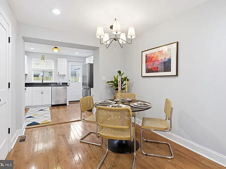 513 Wilder St — Photo 4