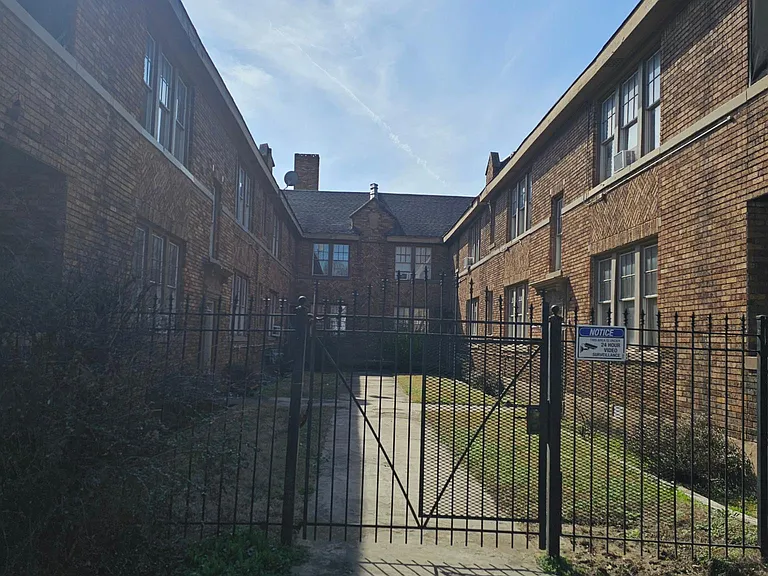 1943 Lamar Ave #3 — Photo 9