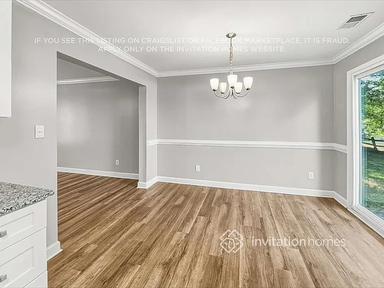 410 Queens Dr SW — Photo 7